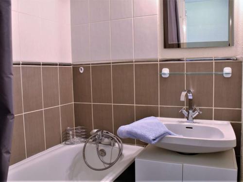 Koupelna v ubytování Appartement Risoul, 2 pièces, 4 personnes - FR-1-330-135