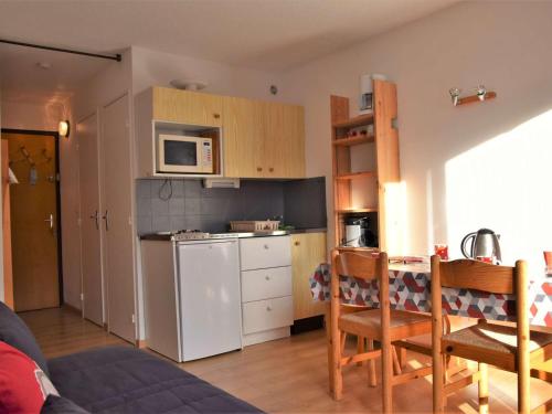 Appartement Risoul, 1 pièce, 4 personnes - FR-1-330-175の見取り図または間取り図