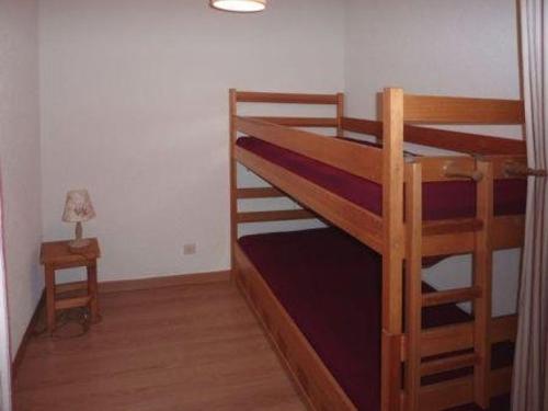 Giường trong phòng chung tại Appartement Les Orres, 1 pièce, 6 personnes - FR-1-322-136