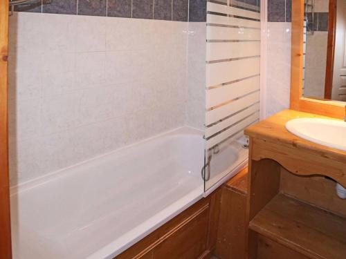 Appartement aux Orres 1800 avec piscine, sauna, proche pistes, 2 pièces, 6 personnes - FR-1-322-196