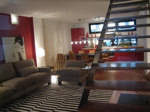 A seating area at Amplio apto en Prosperidad a 30 min Puerta del Sol