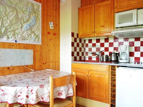 Photo de la galerie de l'établissement Studio cabine au Chinaillon, calme, proche pistes, parking - FR-1-241-109, au Grand-Bornand