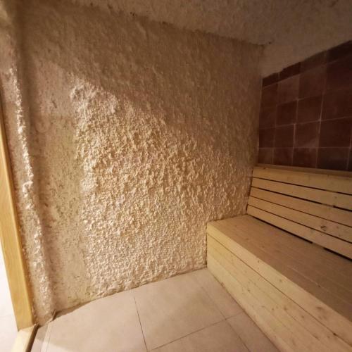 a corner of a room with a wall at President KOP A515 in Kopaonik