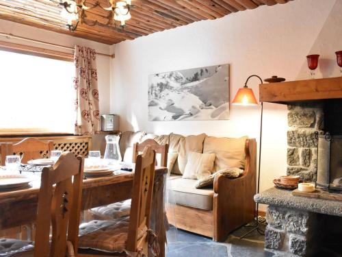 Appartement 4 pièces, terrasse ensoleillée, accès pistes et commerces à 150m, navette gratuite