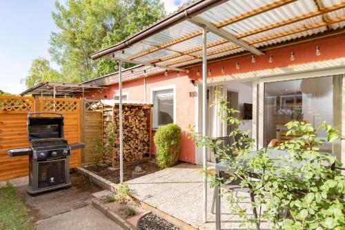 Gemütliches Tinyhouse Bungalow mit Kamin & Sauna am See
