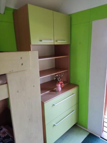 Kuchyň nebo kuchyňský kout v ubytování Formanka Hotel & Camp