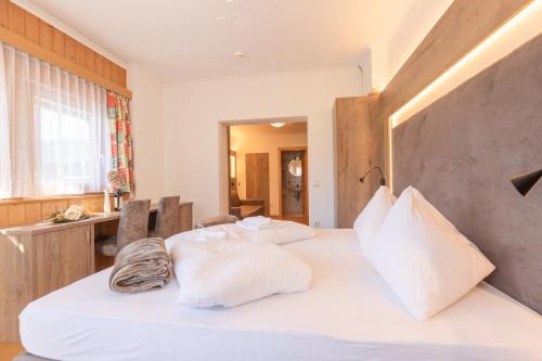 Foto dalla galleria di Hotel Tyrol a Valle Di Casies