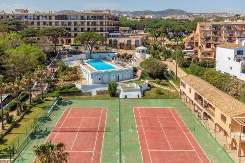 Fotografie z fotogalerie ubytování Studio on the beach, with pool, bar and tennis v destinaci Sitio de Calahonda