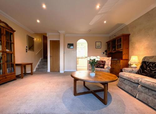The Lodge – Photos 2