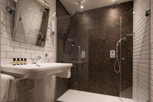 Ένα μπάνιο στο Hotel Whistler - Gare du Nord