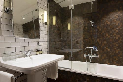 Hotel Whistler - Gare du Nord Image