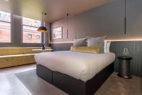Velvet Hotel Image