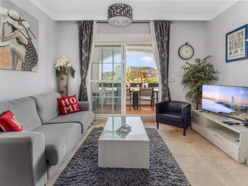 2091- Apt close from all amenities