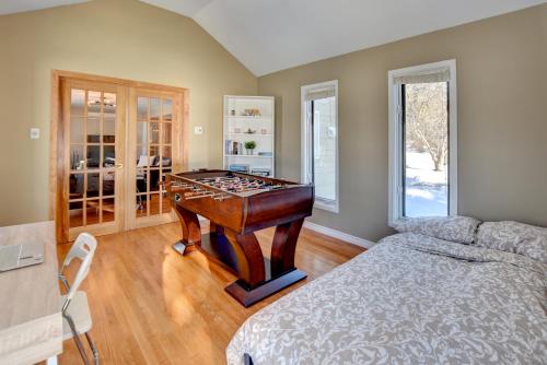Gallery image of Chalet du Lac Lafond in Chertsey