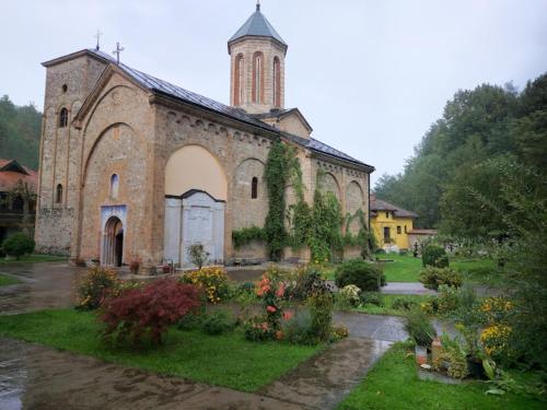 Κήπος έξω από το Stan na dan Danijela