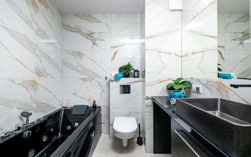Ένα μπάνιο στο LoveRoom Panorama Park Jacuzzi
