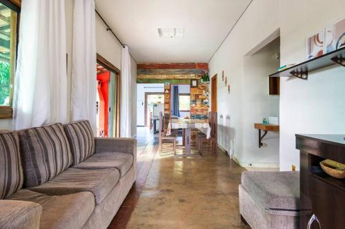 Posezení v ubytování Sítio da Tia Lucia Perto da Montanha