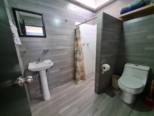 CASA COMPLETA CON SERVICIOS – Photos 5