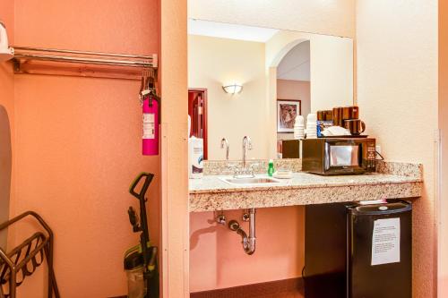 Η κουζίνα ή μικρή κουζίνα στο Chula Vista Condo 2249