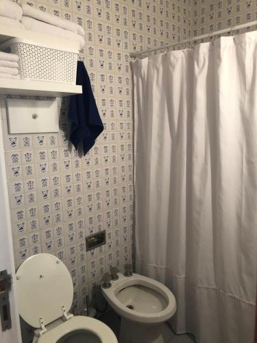 Ένα μπάνιο στο LISBOA Departamento Premium