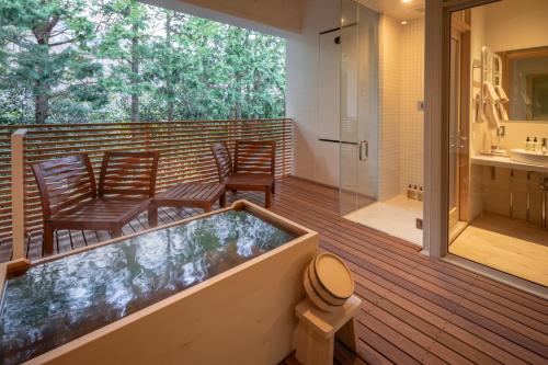 Salle de bains dans l'établissement Hakone Honbako 箱根本箱