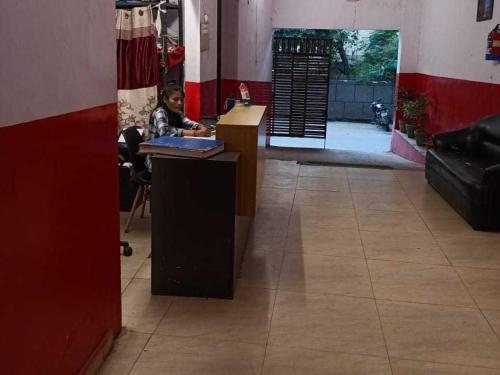 Posezení v ubytování Hotel O KL khari Near Ashoka Park Mein Metro
