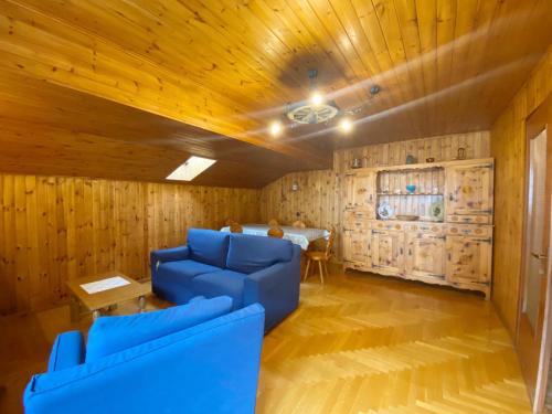 Posedenie v ubytovaní La Montagna Incantata - Appartamento Panoramico per 6 persone