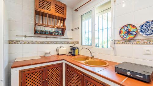Kuchyňa alebo kuchynka v ubytovaní Casa Luz Serena Cártama by Ruralidays