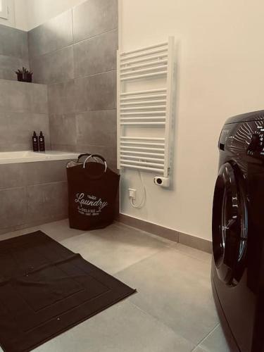 SOLEYA - Lodi 1 Boutique Apartment Marseille Centre - Stylish Mediterranean Stay