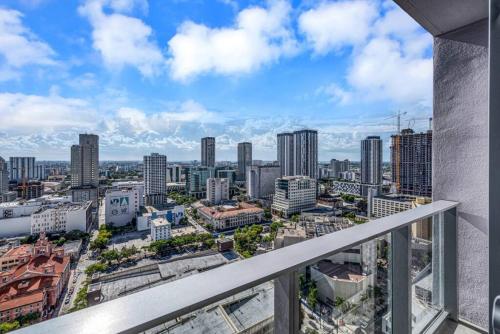 Modern 1 Bed Condo across from Bayside in Downtown photo 19
