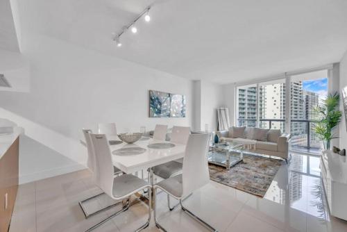 Modern 1 Bed ICON Brickell with Amazing Views photo 8