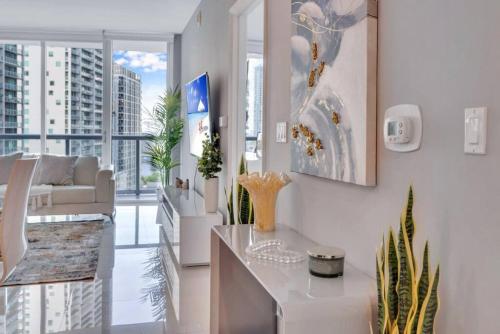 Modern 1 Bed ICON Brickell with Amazing Views photo 13
