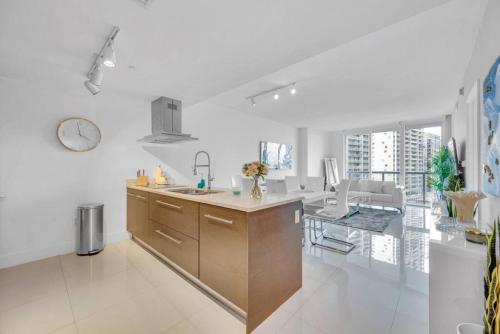 Modern 1 Bed ICON Brickell with Amazing Views photo 15