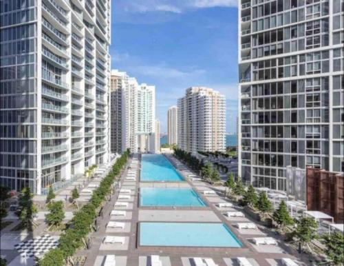 La alberca dentro o cerca de Modern 1 Bed ICON Brickell with Amazing Views