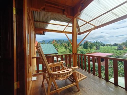 Ein Balkon oder eine Terrasse in der Unterkunft Pelangi Guest House