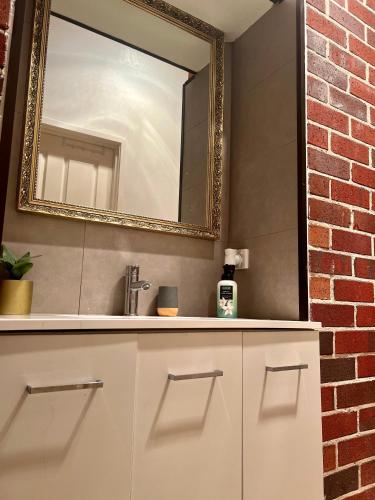 Φωτογραφία από το άλμπουμ του Super Luxury Self Contained Studio unit σε Lysterfield