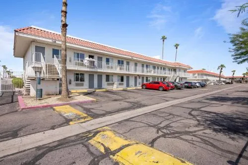 Super 8 by Wyndham Phoenix West in Alhambra