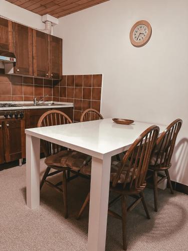Kuchyň nebo kuchyňský kout v ubytování Apartment HM