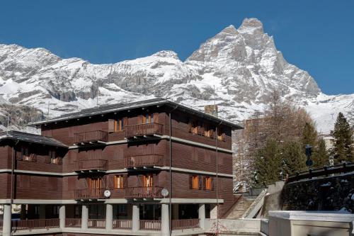 HelloCHALET - Foyer du Cervin Central, Ski Apartment, 250m lift photo 2