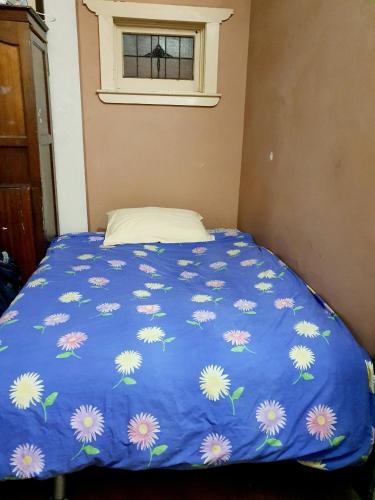 Katil atau katil-katil dalam bilik di St Kilda East backpackers' hostel