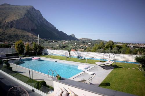 Villa Vincenzo by PosarelliVillas