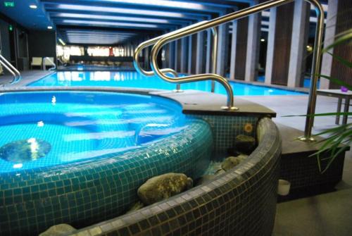 Bazén v ubytovaní Imperial Suites alebo v jeho blízkosti