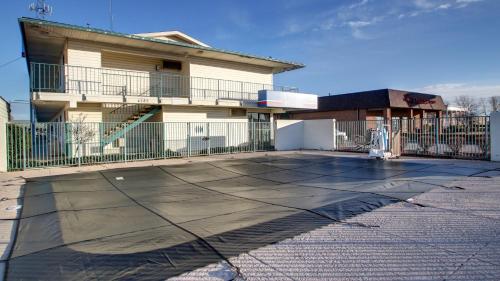 Piscina di Motel 6-Owensboro, KY o nelle vicinanze