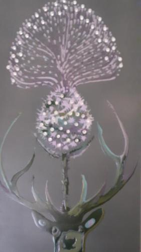 eine Glasvase mit einer lila Blume darin in der Unterkunft Trafford Bank Guest House in South Kessock