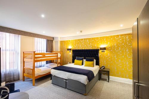 Superior Family Room (2Adults +2Children) with Air Conditioning