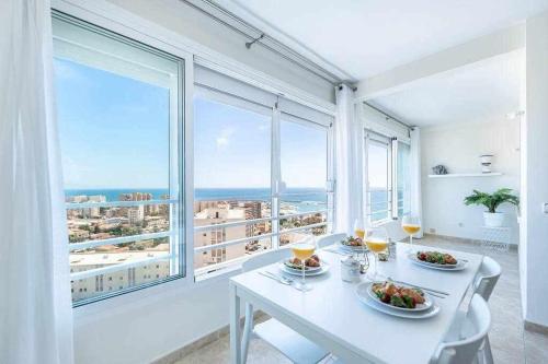 797 Holiday Rentals- Espectacular piso con vista al mar y al puerto
