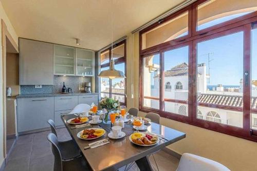 797 Holiday Rentals -Lujoso Atico duplex en el centro de Benalmadena