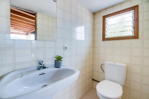 a bathroom with a sink and a toilet at Ideal Property Mallorca - Es Claperas in Inca