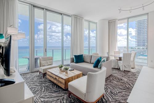 Hyde Resort and Residencies 705 – Photos 2