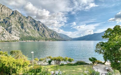 Gallery image of Beachfront Villa Nautica in Kotor